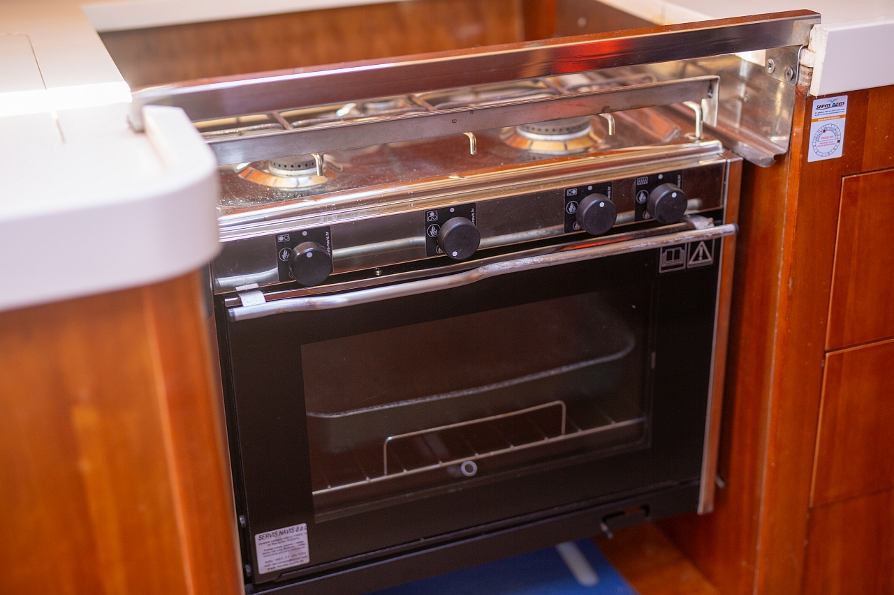 Cuisinière à gaz avec four, gros plan